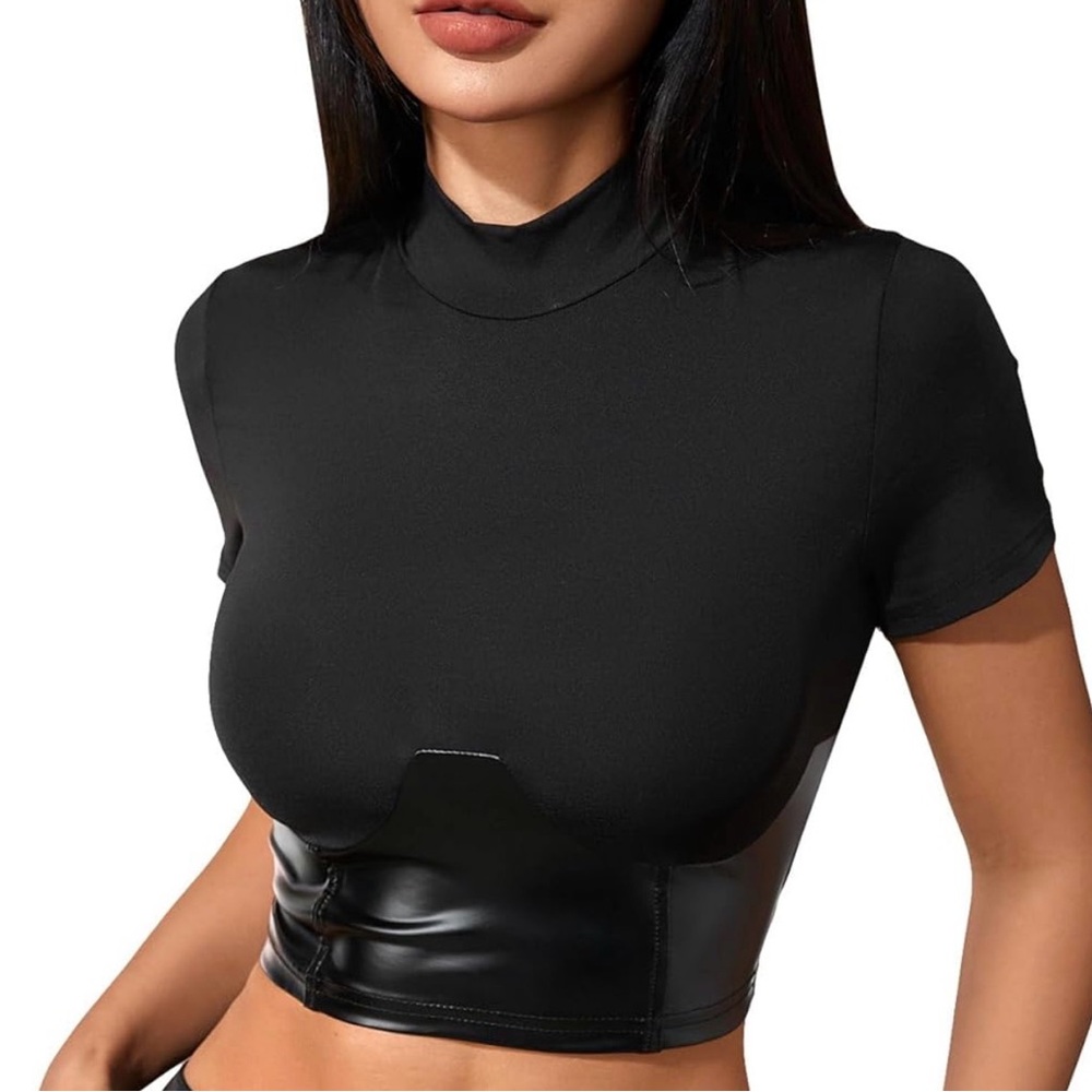 SummerShort-Sleeved
Faux T-Shirt With PU
Splicing Detail